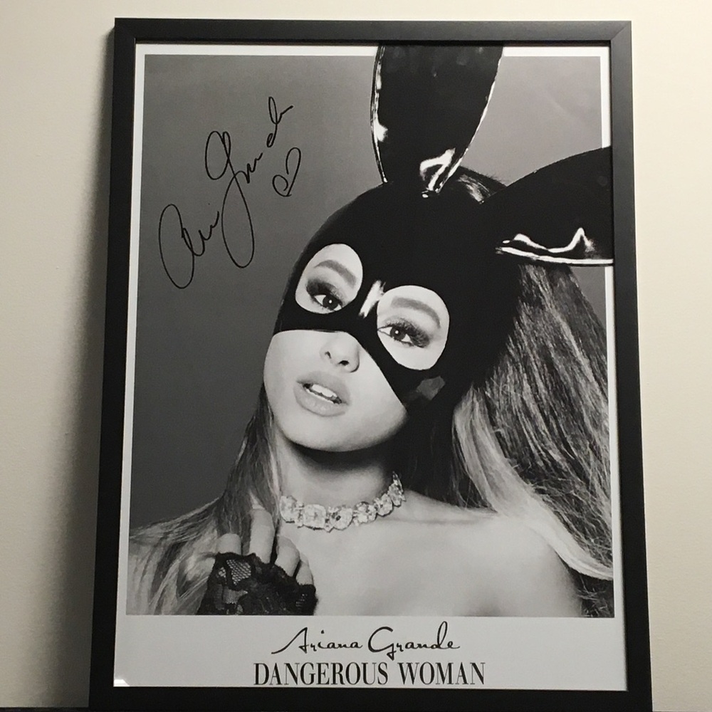 ISO ARIANA GRANDE DANGEROUS WOMAN SIGNED POSTER! (DO NOT BUY THIS LISTING) - Picture 2 of 2